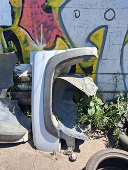 03 to 06 SILVERADO FENDERS