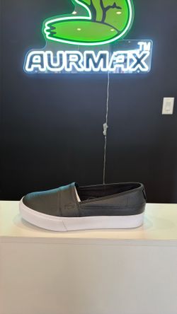 Lacoste women Marice plus available sizes 9.5,10