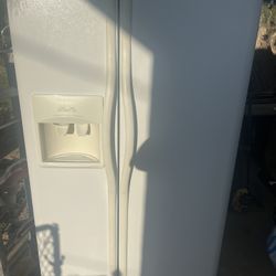 Side By Side Frigidaire Refrigerator 