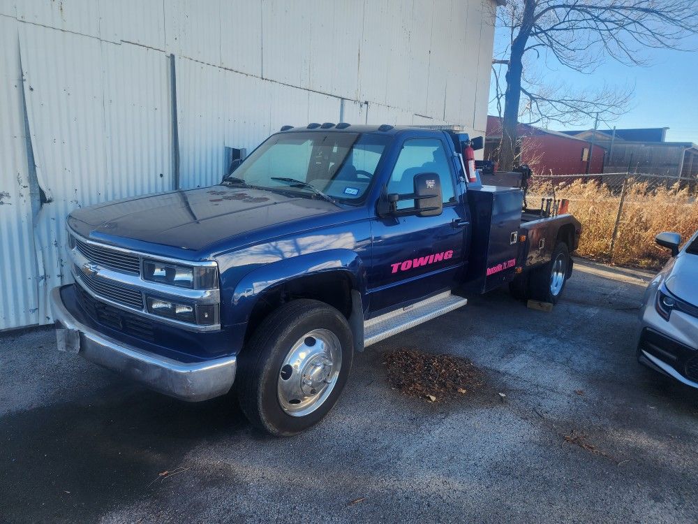 1994 Chevy 3500 Diesel Tow Truck $4500 FIRM