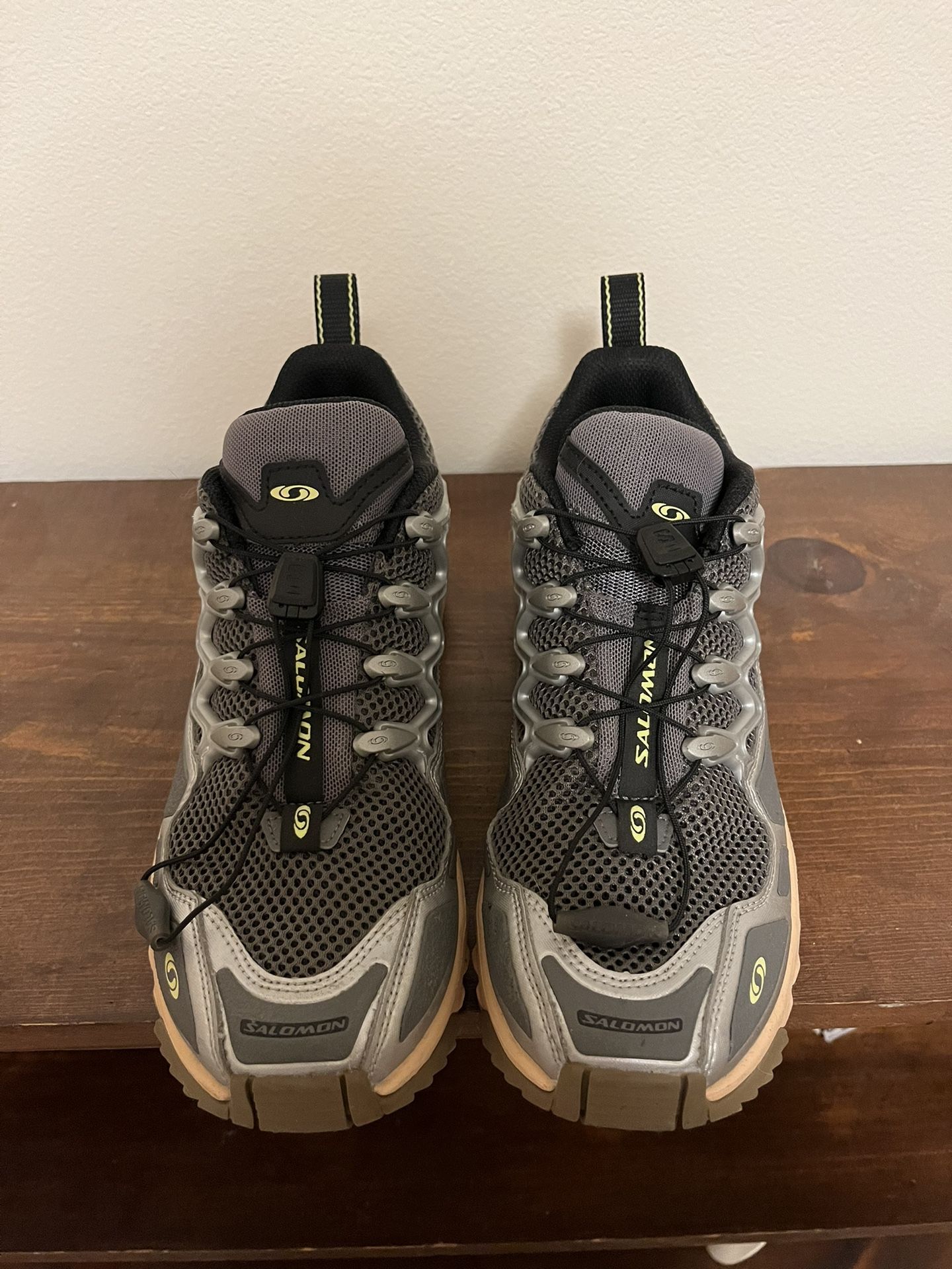 Salomon Sneakers Women’s 7.5
