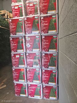 Christmas Tree 7.5ft, 9ft, 12ft. New Still in original box