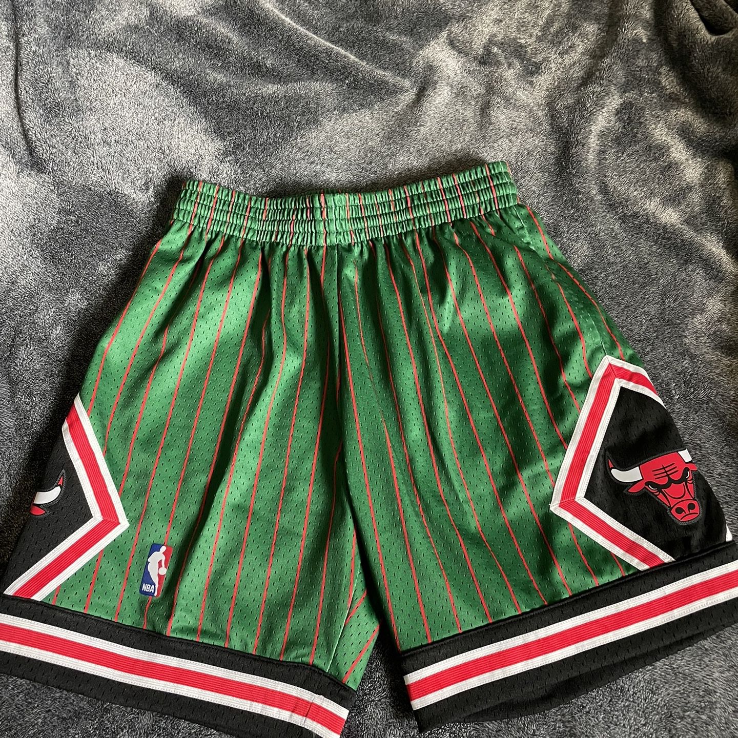 Mitchell & Ness NBA Chicago Bulls Swingman Shorts Blue/Black SMALL/LARGE  for Sale in Bolingbrook, IL - OfferUp