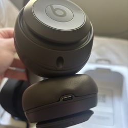 Dre Beats Studio Pro OVER EAR Headphones DEEP BROWN