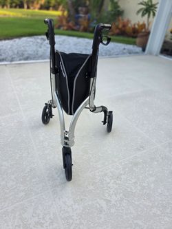 3 Wheel Walker / Rollator for seniors