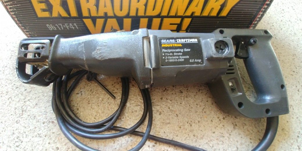 Craftsman Sawsall - (Reciprocating Saw)