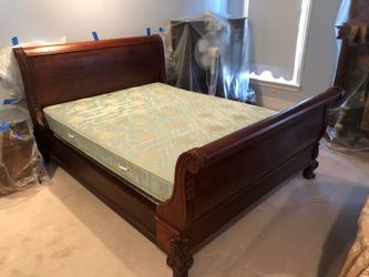 Gorgeous Ornate Carved Solid Cherry Queen Sleigh Bed EUC