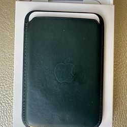 iPhone 14 Leather Wallet Dark Green