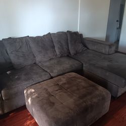 Sectional couch with ottoman