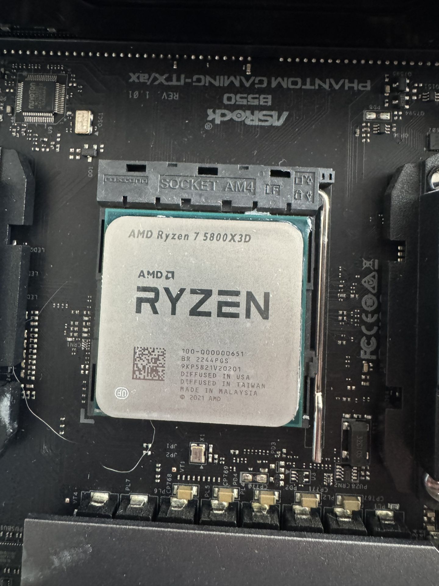 Ryzen 5800X3D ASRock B550 Itx Ripjaws DDR4 4000 32GB