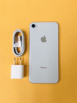 iPhone 8 64GB Factory Unlocked