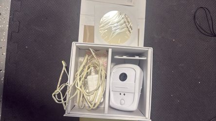 feSamsung IPN100HDs Wired IP/Network Surveillance Camera