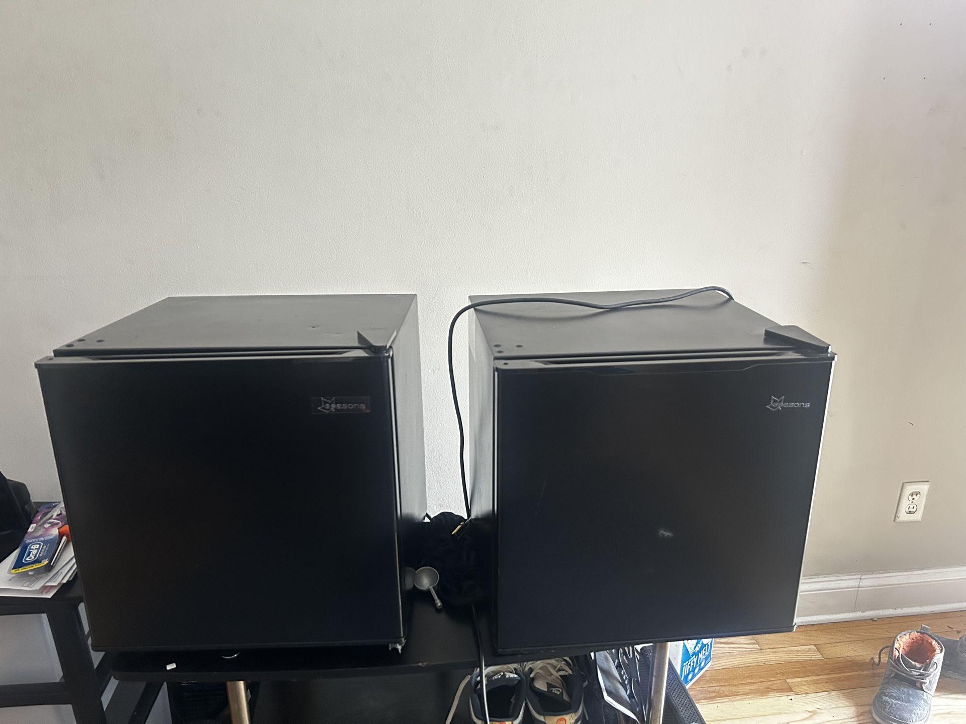 2 Mini Fridges ( 2 For 160$ ) Or 1 For 60 If Picked Up