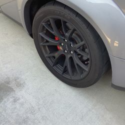 Dodge Challenger Hellcat Original Rims