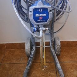 Graco Magnum X7 True Airless Paint Sprayer. W/100' 3/8"" Hose
