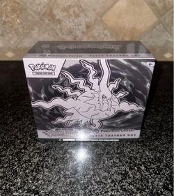 Pokemon Center Pitch Black ETB