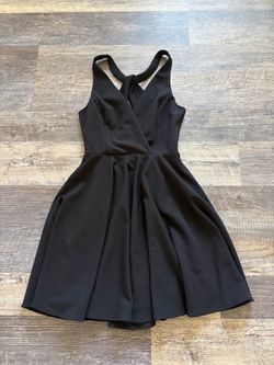 Black mini dress with a flattering fit #mini #flattering