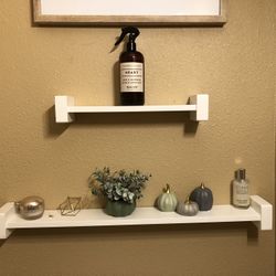 White Shelves