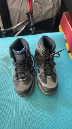 Denali boys hiking shoes size 3