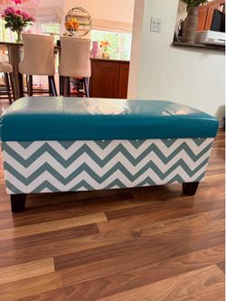 Storage ottoman bench/storage