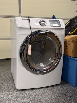 Samsung Front-Load Dryer with Steam
