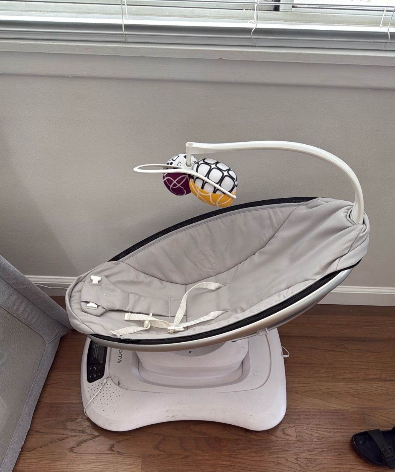 Baby swing