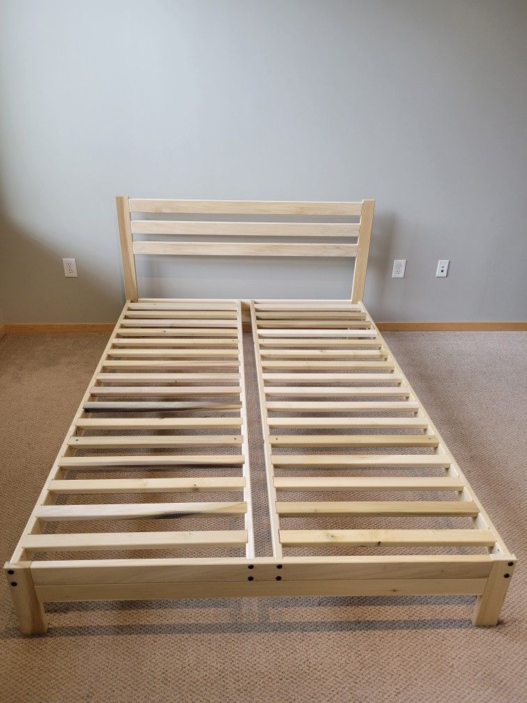 Solid Wood Queen Bedframe