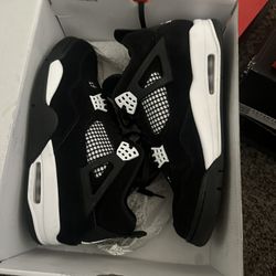 Jordan 4s 