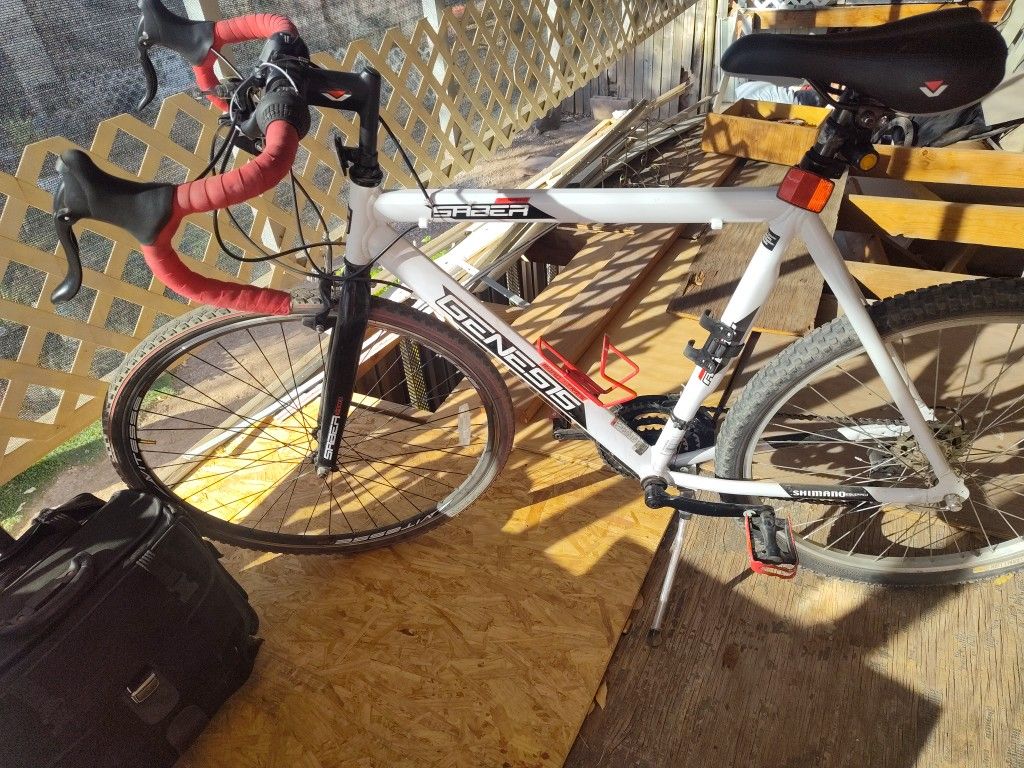 Genesis 700c Saber Road Bike