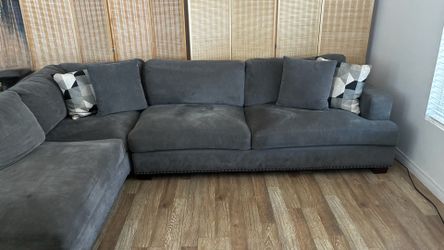 Grey majestical couch