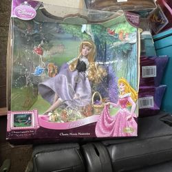 Disney Sleeping Beauty Aurora Classic Movie Memories Porcelain Doll by Brass Key