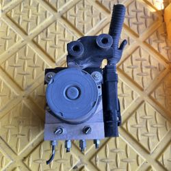2010-2013 Infiniti G37 Sedan Abs Unit 