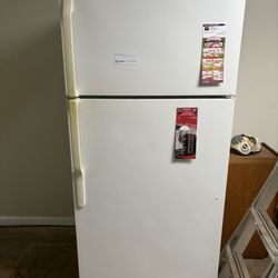 Refrigerator Freezer With Ice Maker