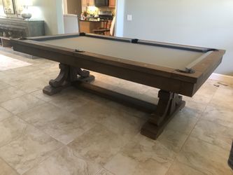 Beautiful Pool Table!! 2 in 1 Conversation!!