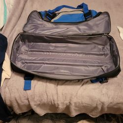 Skyline Rolling Duffle Bag And Handle Really Nice Used It Once For Vacation  Tons Of Space And Pockets 