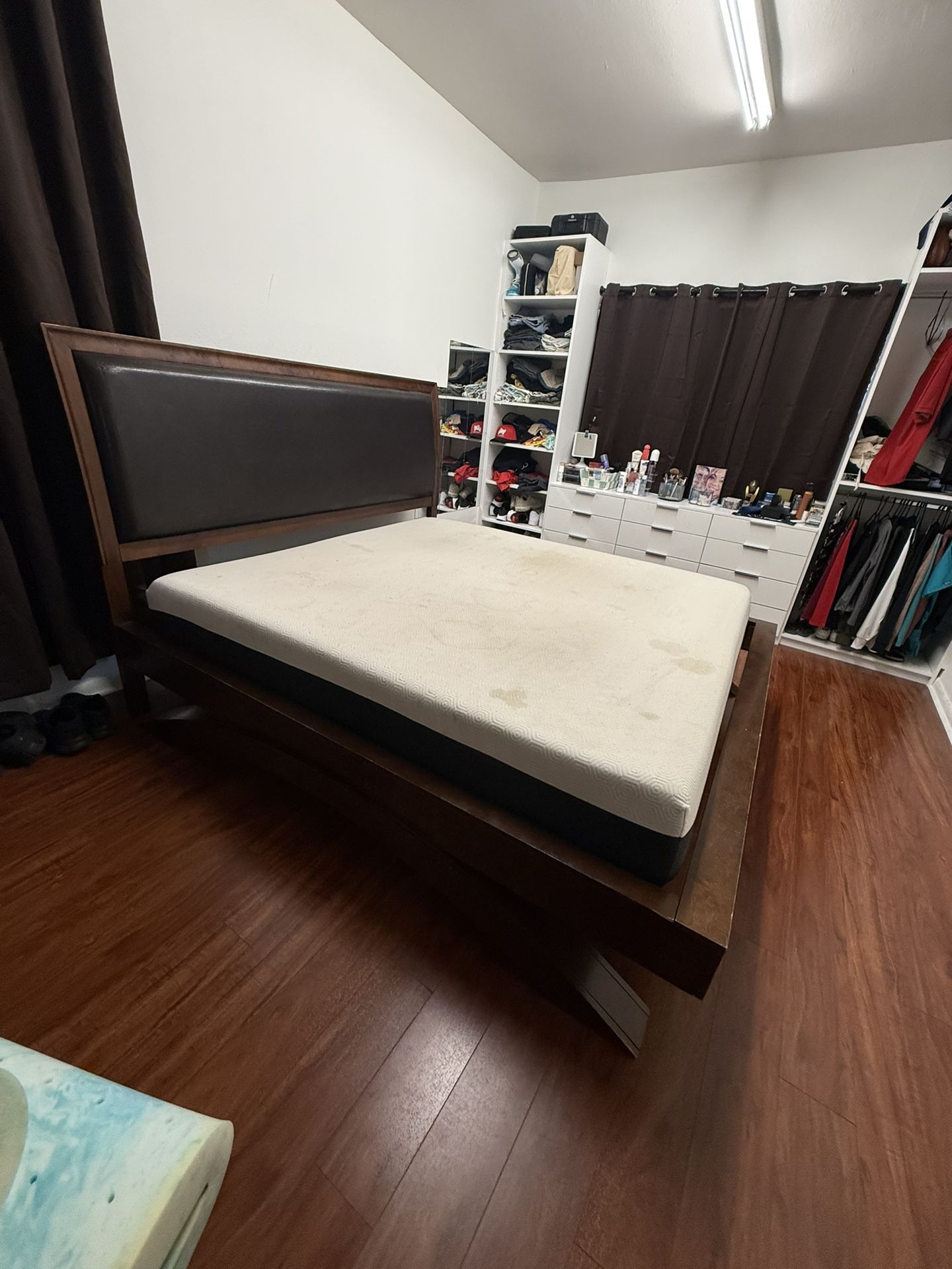 King Size Bed With Mattress