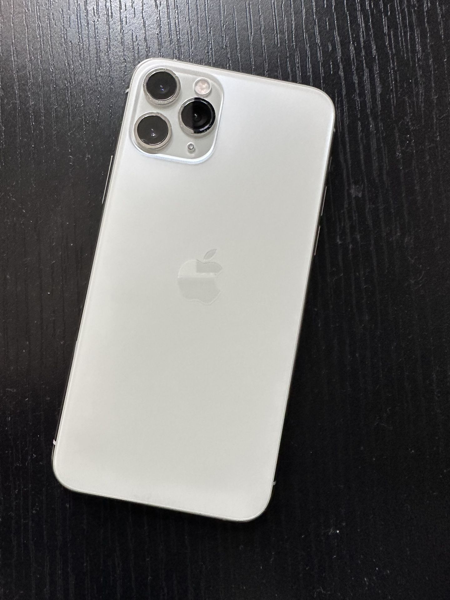 iPhone11pro（256GB） Amazon.com: Apple iPhone 11 Pro, 256GB, Gold - Fully