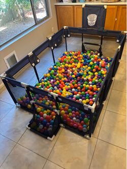 Large Kids Play Pen and Ball Pit