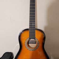 Vendo Bonita Guitarra Para Hirte Enseñando En La Tocada 