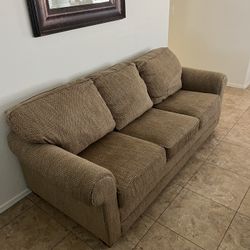 Lazy Boy Couch/Pullout Bed