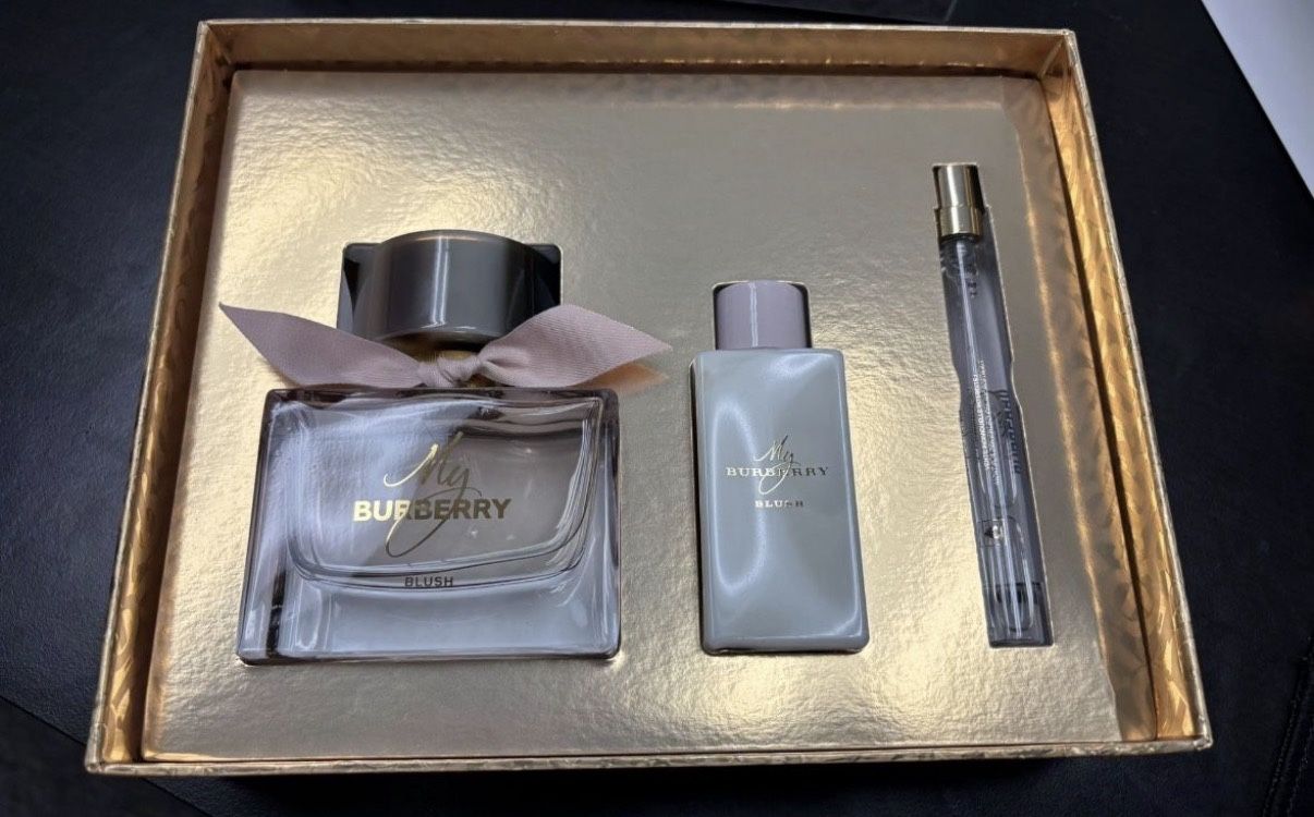 Burberry Women Perfume Set