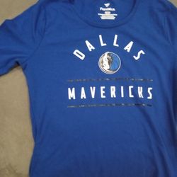 Dallas Mavs Woman Tee Brand New Size Med 