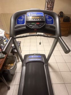 Horizon Fitness T101 Treadmill – Good Condition, Foldable, Bluetooth – Franklin Park, IL