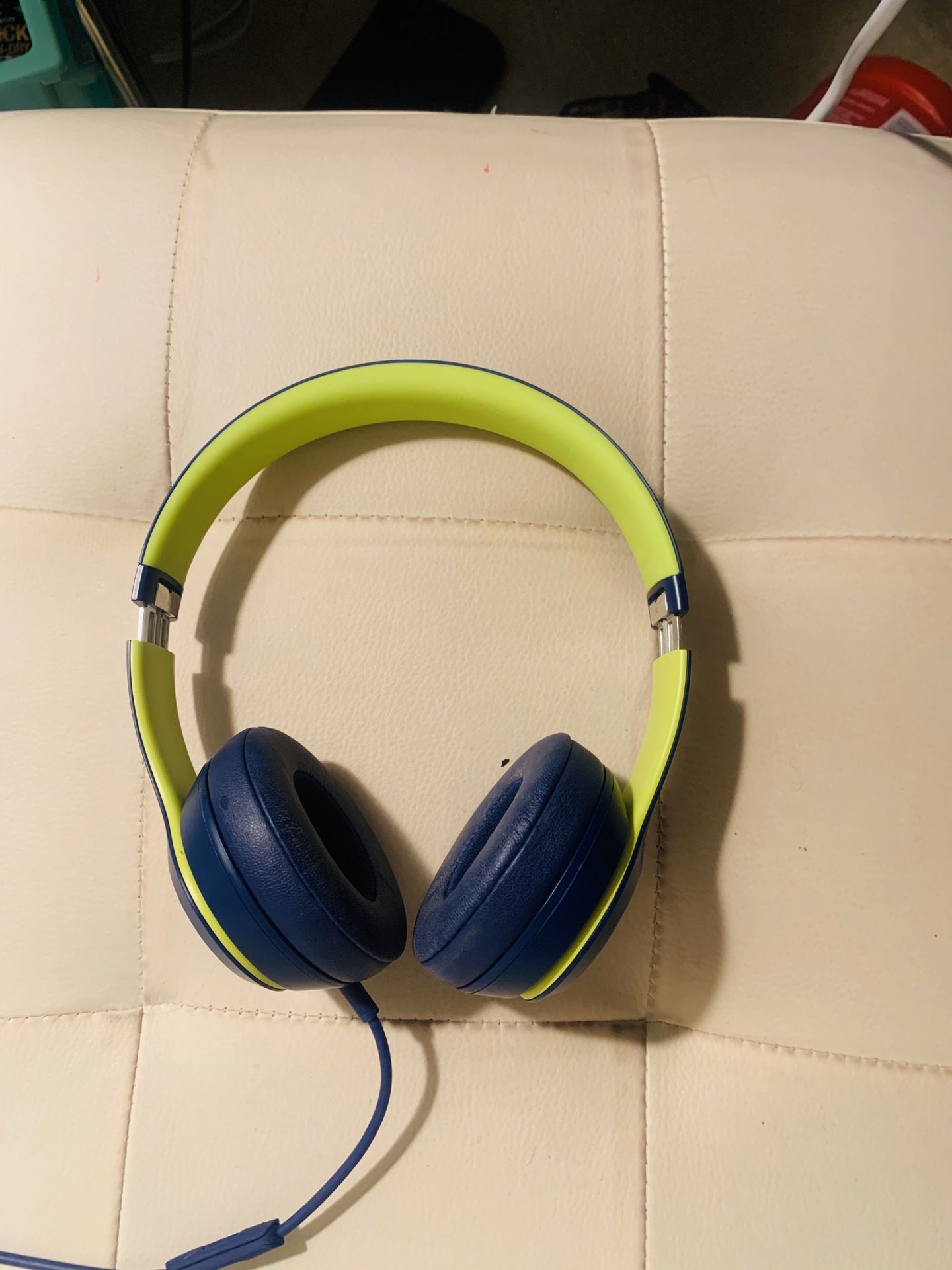 Beats by Dre solo 3 wireless noise canceling headphones
