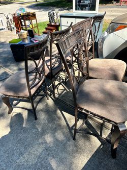 Set of 3 tables and chairs