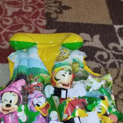 Inflatable Life Vest  Toddlers Size  5/6  New $5