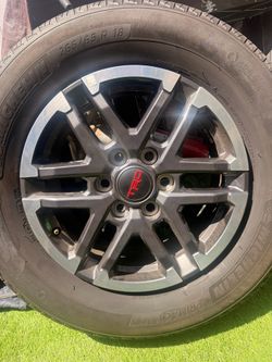 Rines TRD De Toyota Tacoma 2024 Y Llantas Michellin