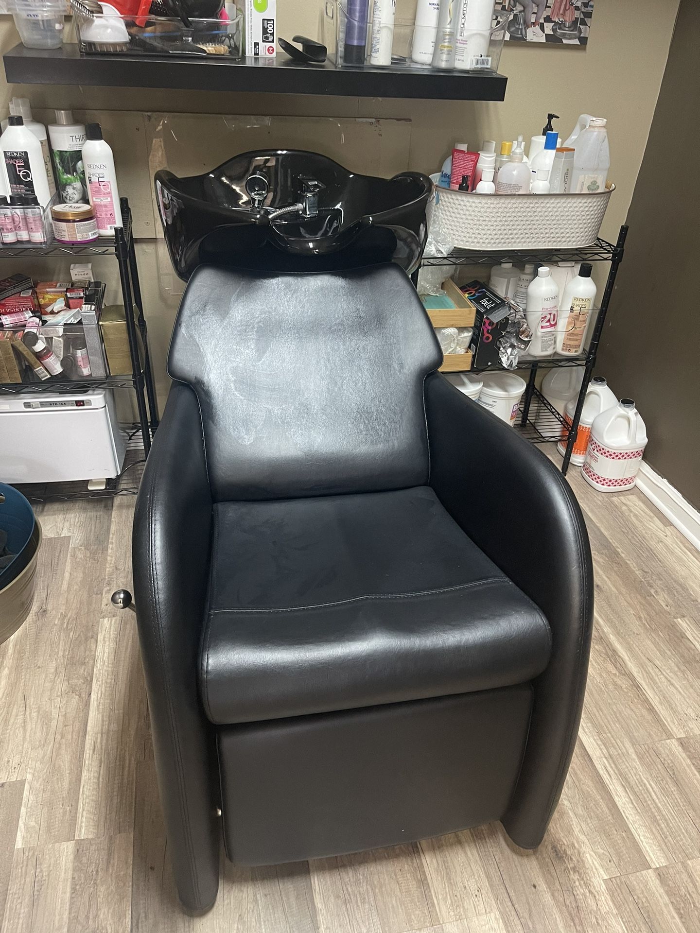 Avery Shampoo System with Black Bowl