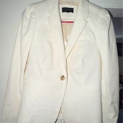 A good formal jacket for woman