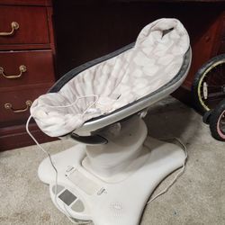 4 Moms Baby Swing 